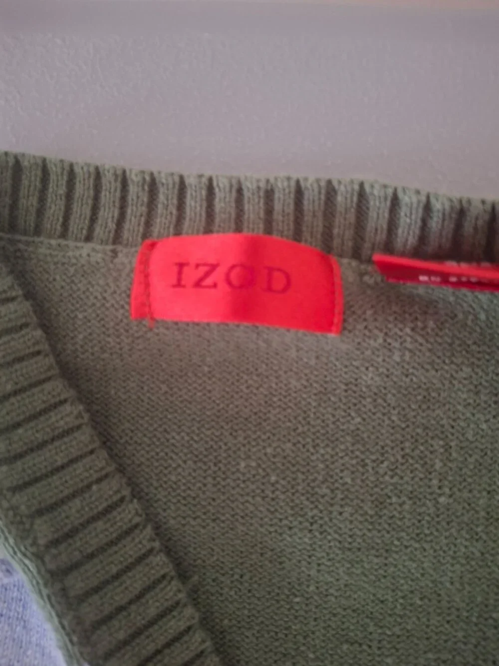 Izod classic red